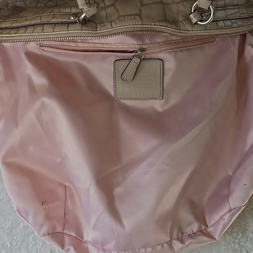 COACH Madison LINDSEY Croc Embossed Large Purse - Picture 15 of 16